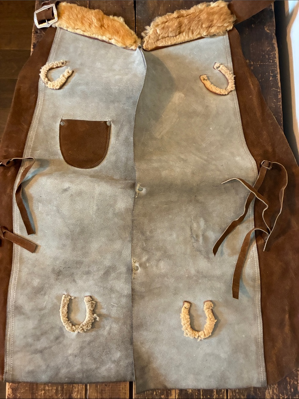 Vintage western batwing Chaps Child’s size leather shearling trim
